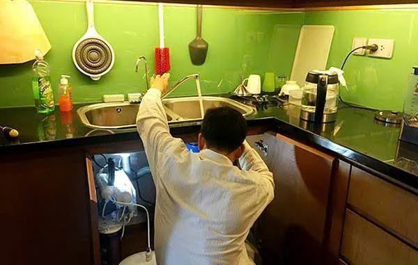 Xử lý thông tắc chậu rửa bát